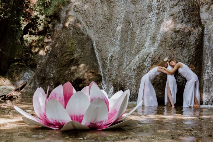 Fiore gigante realizzato dalle abili mani di Monica Dal Molin in arte Incartesimi